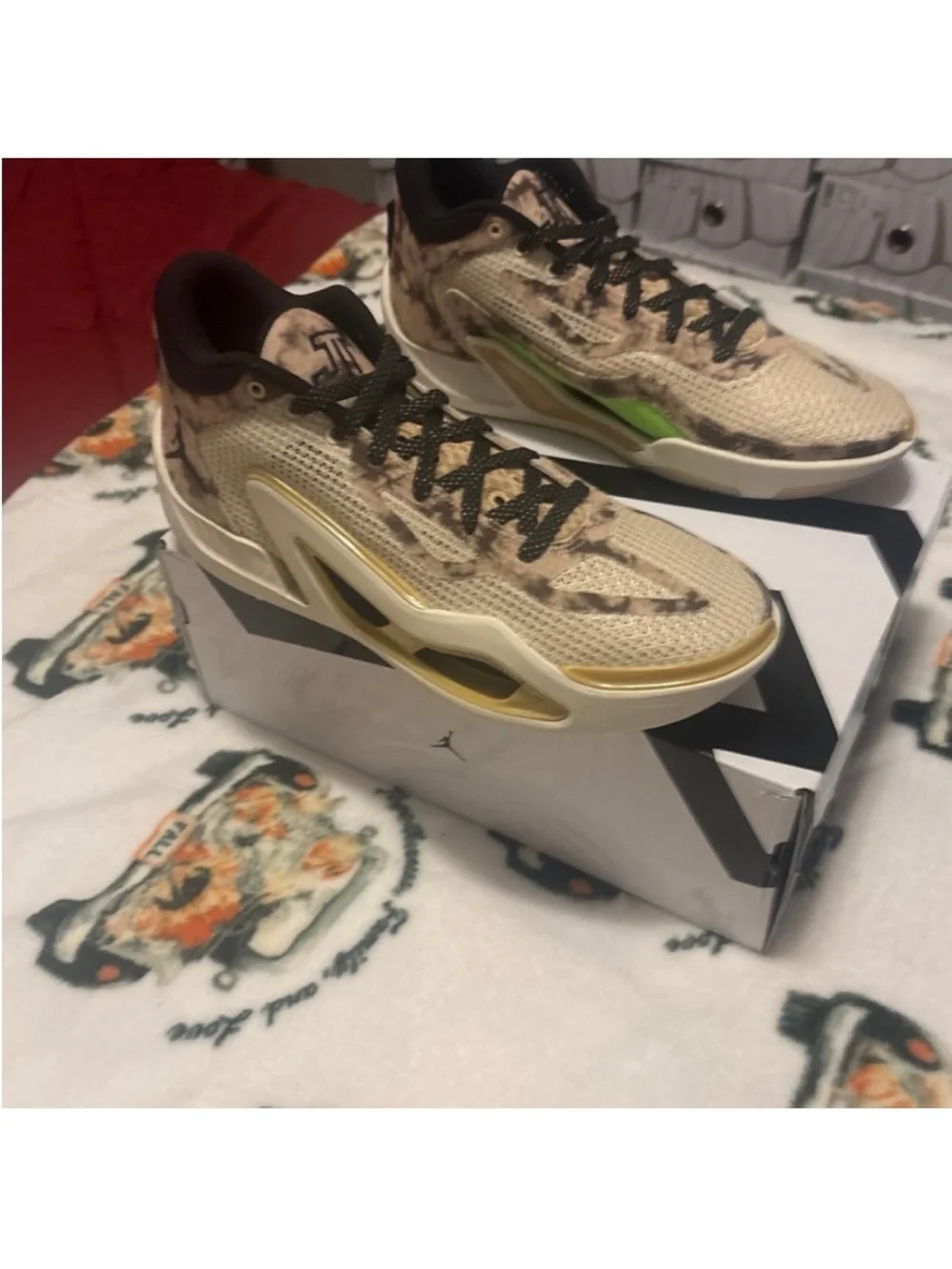 Mens Air Jordan Tatum dessert storm Size 10 & 11.5